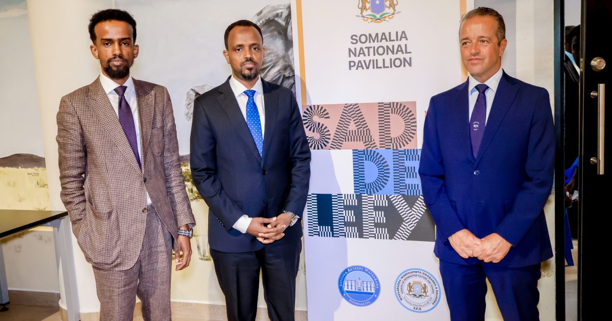 Wasiir Ku-xigeenka Warfaafinta oo Muqdisho uga qeyb galay Bandhigga Farshaxanka Soomaaliya