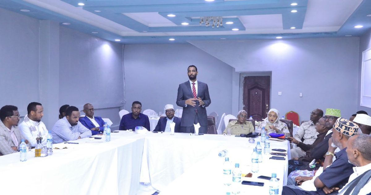 Sawirro: Kulan lagu heshiisiiyey beelo walaalo ah oo ku dagaalay Mudug ayaa lagu qabtay Muqdisho