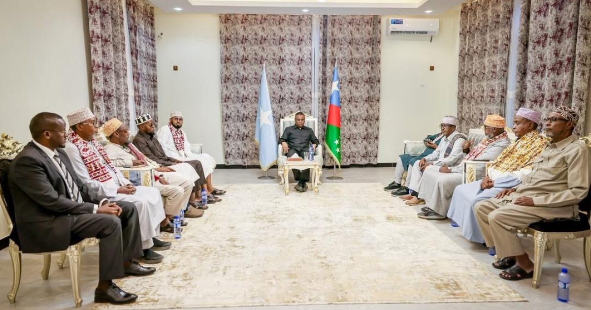 Hoggaamiyaha ku meel gaarka ah ee maamulka KGS oo kulamo la qaatay Waxgaradka iyo Odayaasha maamulkaasi