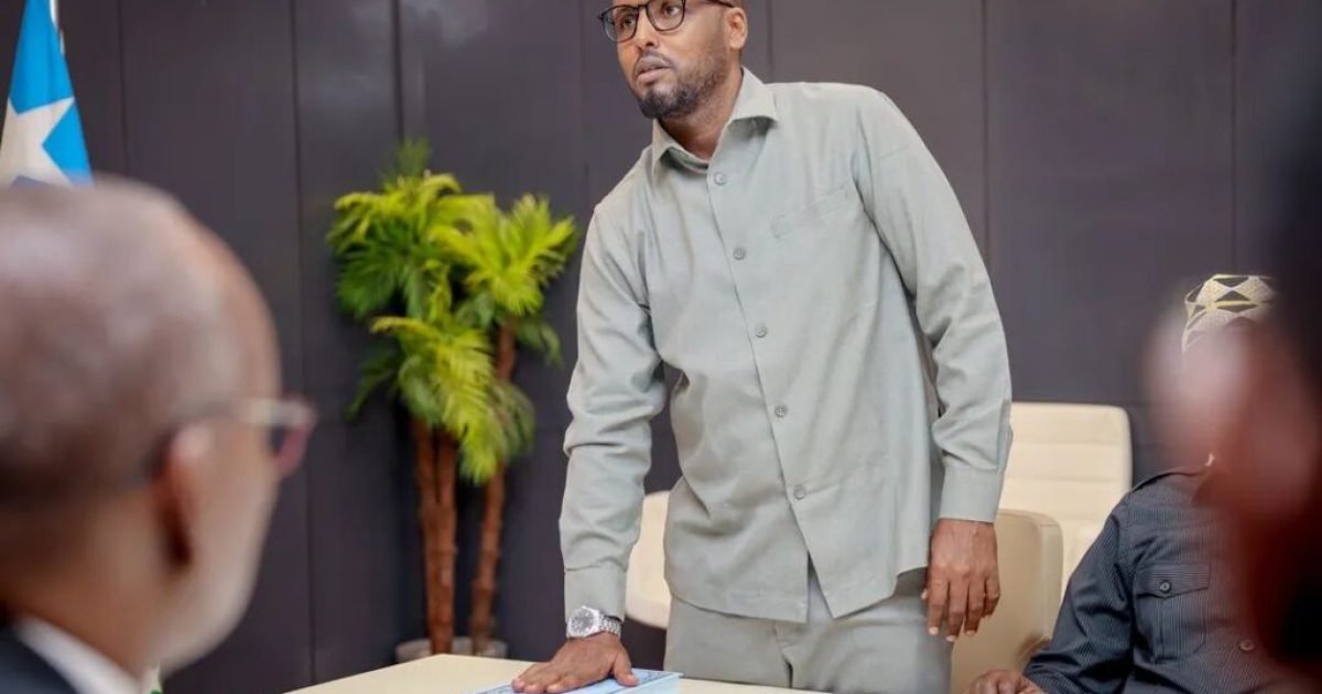 Hoggaamiyaha KMG ah ee maamulka KGS oo qayb galay munaasabadda dhaarinta Wasiirka Cusub ee Beeraha