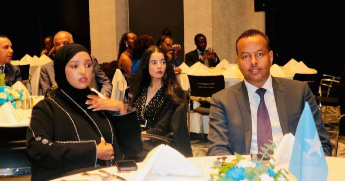 Ardayda Soomaalida ee Kenya oo xaaflad isbarasho ah u sameeyay maamulka Safaaradda