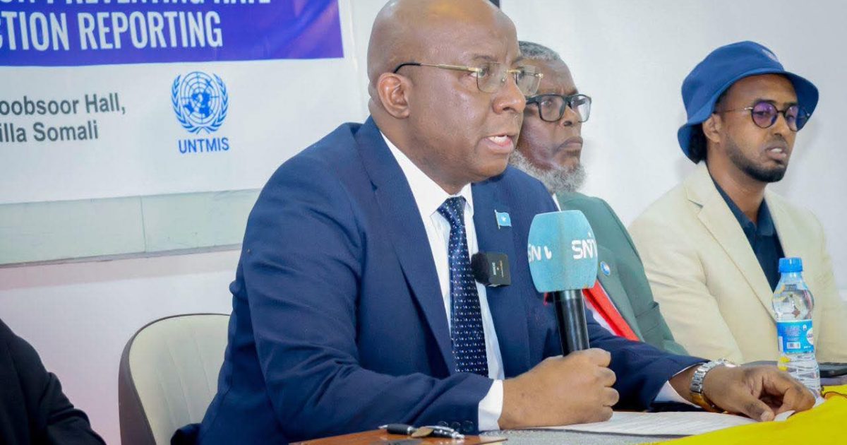 Wasiirka Warfaafinta oo furay Tababar ku saabsan Ka Hortagga tabinta Hadallada Naceybka ee xilliyada Doorashooyinka