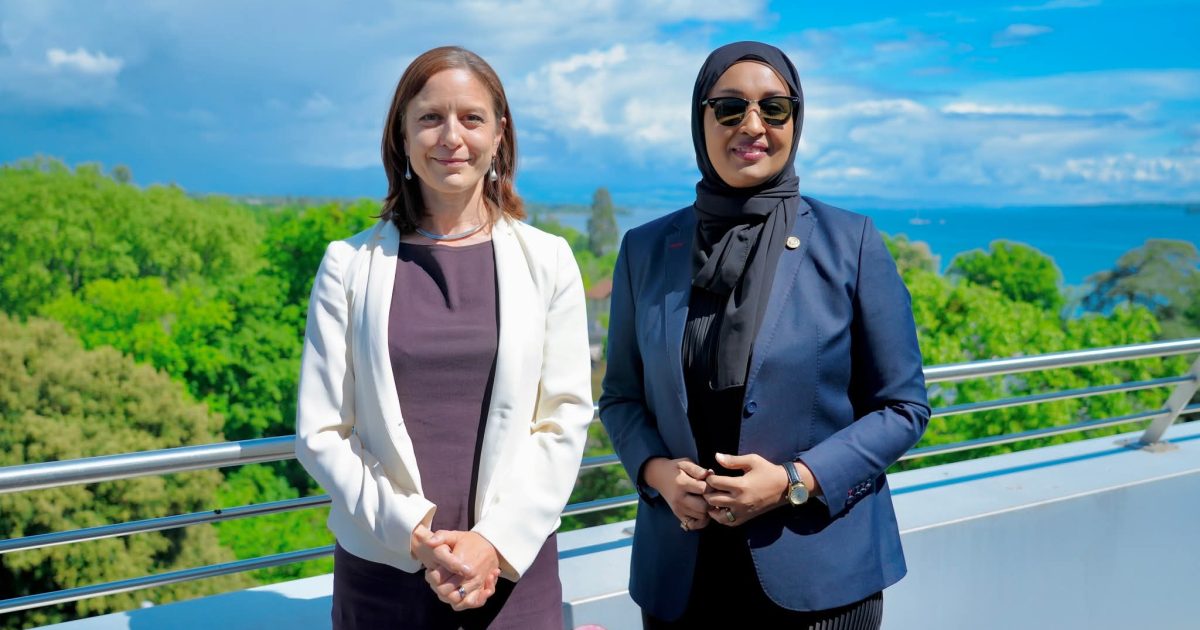 Wasiirka Qoyska oo Geneva kulan kula qaadatay Danjiraha Xuquuqul Insaanka Dowladda Ingiriiska