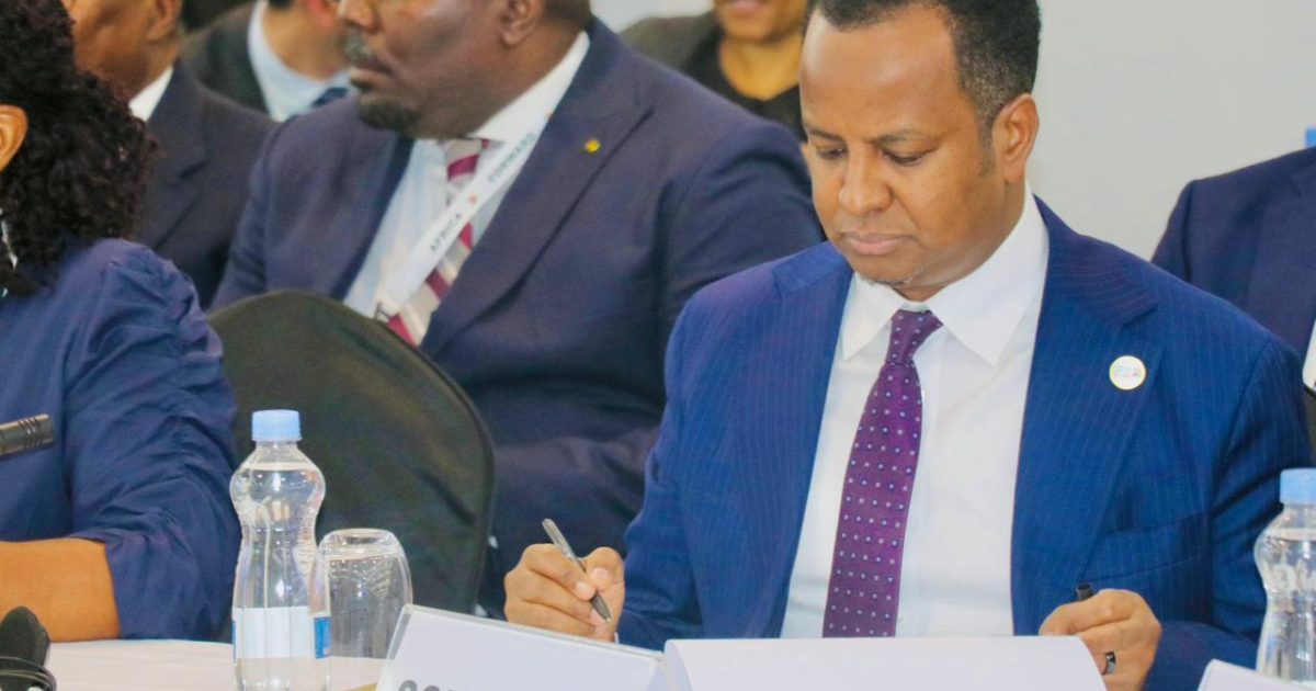 Wasiirka  Arimaha Dibadda XFS oo Hogaamiyaasha Afrika kala qeyb galay Shir madaxeedka Africa Forward