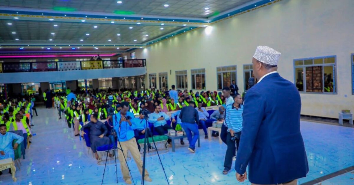 Guddoomiyaha Guddiga Doorashooyinka oo tababar u soo xiray howl-wadeennada ka shaqaynaya doorashada KGS