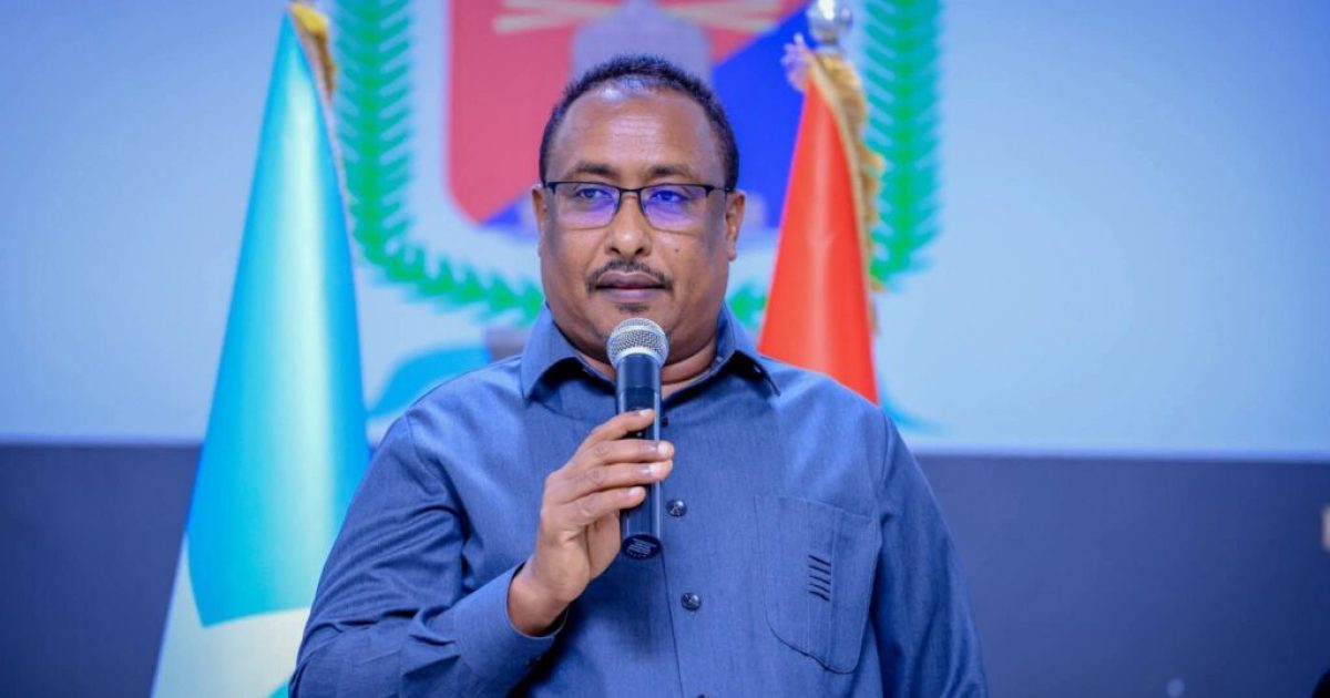 Duqa Muqdisho oo shir-guddoomiyay kulanka amniga caasimadda