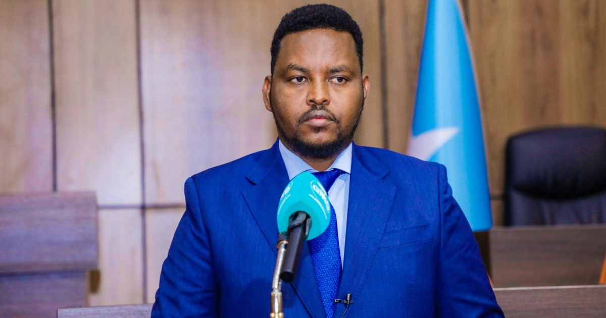 Agaasime Abdiwali Mohamed Ahmed oo Golaha Wakiilada Galmudug horgeeyay Hindise-Sharciyeedka Nidaamka Caafimaadka