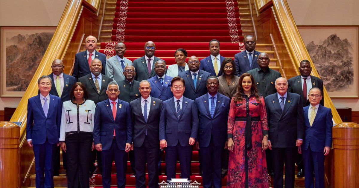 Wasiirka Arrimaha Dibadda XFS oo ka qayb galay Kulanka Wasiirrada Afrika la yeesheen Madaxweyne Lee Jae-myung