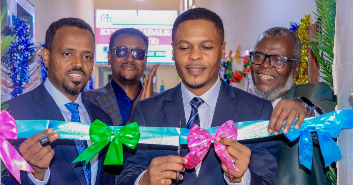 Wasiirka Warfaafinta XFS oo daah-furay dib-u-habeynta Kaydka Radio Muqdisho