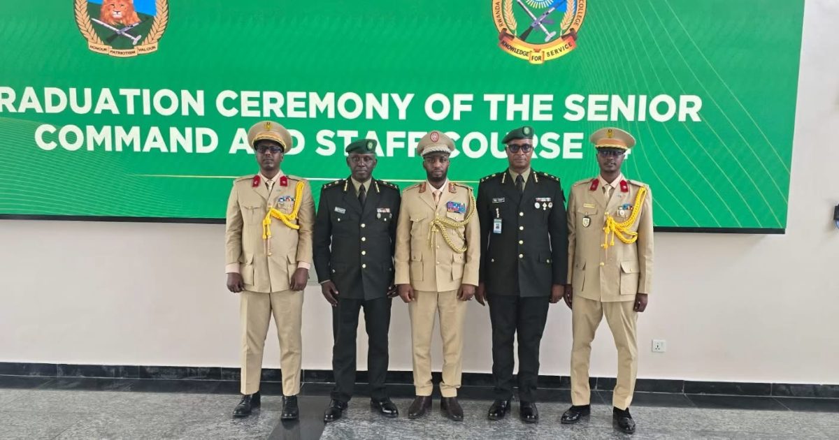 Taliyaha Taliska Tababarrada CXDS oo tababar dalka Rwanda ugusoo soo xiray Saraakiil Ciidan