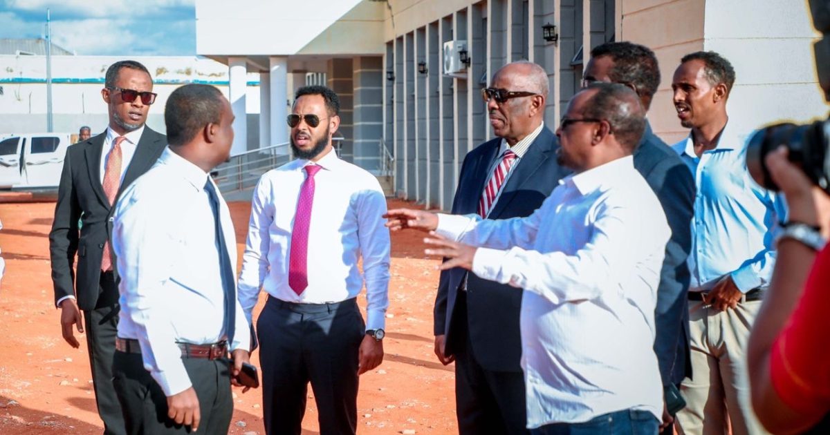 Agaasimaha Guud ee Wasaaradda Arrimaha Gudaha XFS oo mashaariicda SINAAN daahfuray