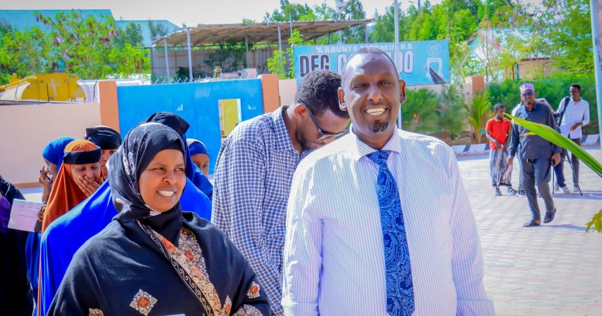 Wasiirro Galmudug ka tirsan oo Cadaado ka codeeyey