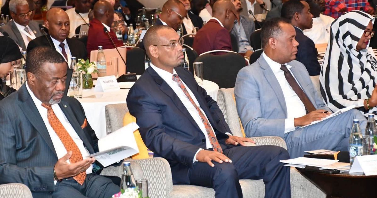 Wasiirka Xanaanada Xoolaha XFS oo Addis Ababa kaga qaybgalay Shirka Madasha Horumarinta Suuqyada Xoolo-dhaqatada Afrika