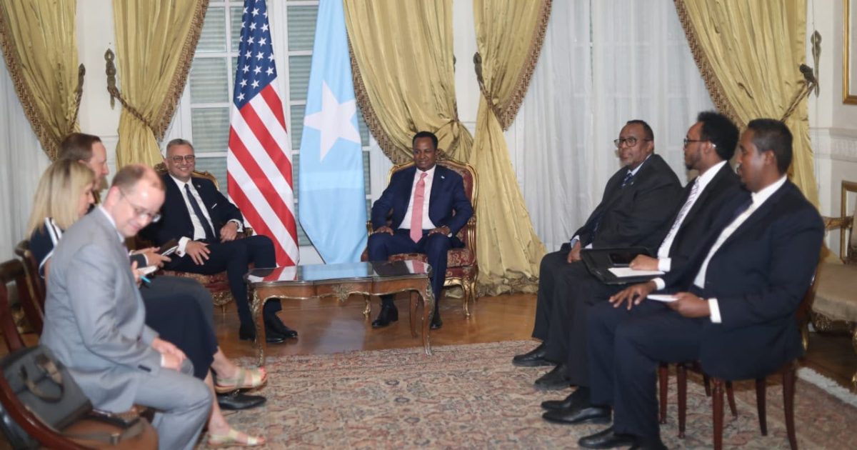 Wasiirka Arrimaha Dibadda XFS oo la kulmay La-taliyaha Sare ee Madaxweynaha Mareykanka ee Afrika