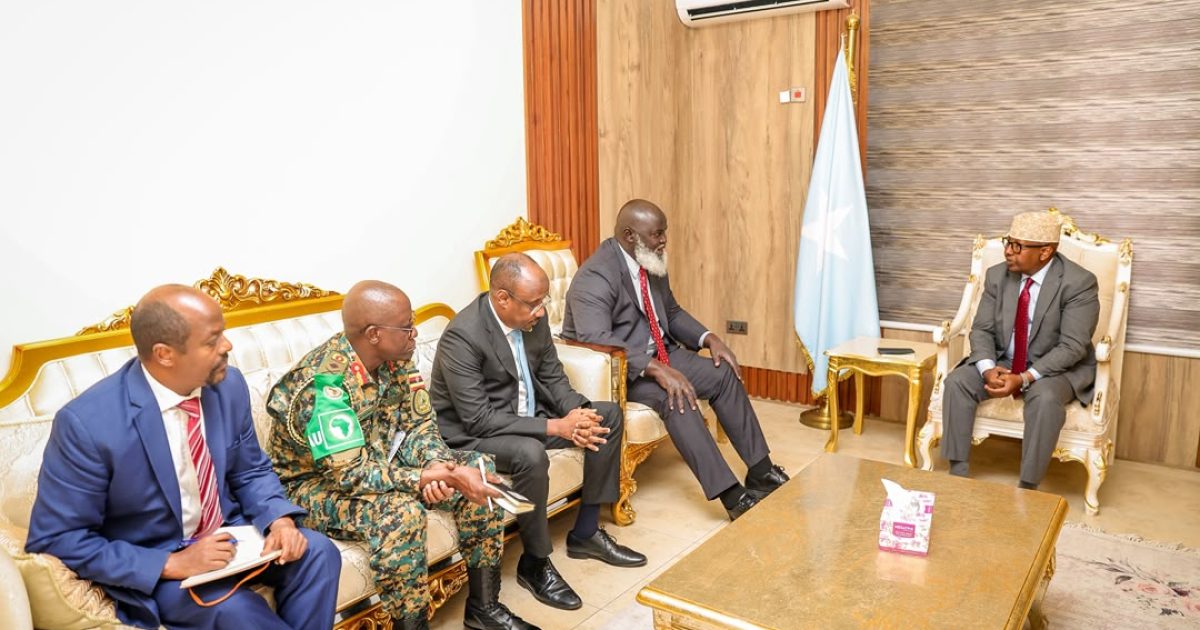 Wasiirka Gaashaandhigga XFS, oo la kulmay Wakiilka Guddoomiyaha Guddiga Midowga Afrika ee Soomaaliya