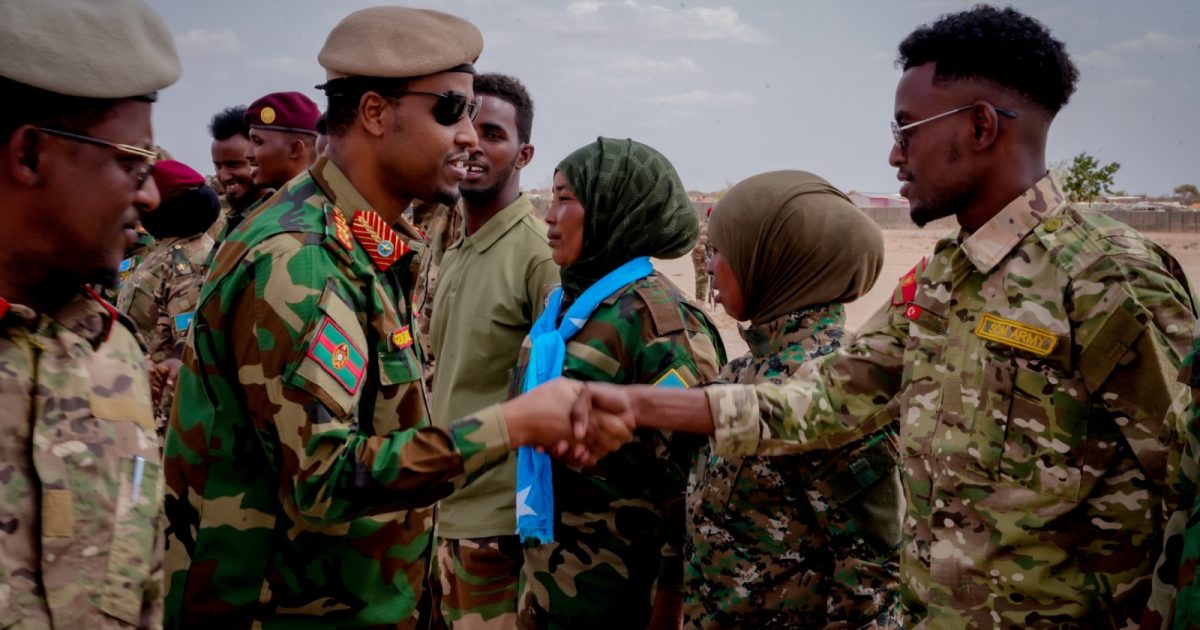 Taliyaha Ciidanka Dhulka XDS oo Gaaray Dhuusamareeb