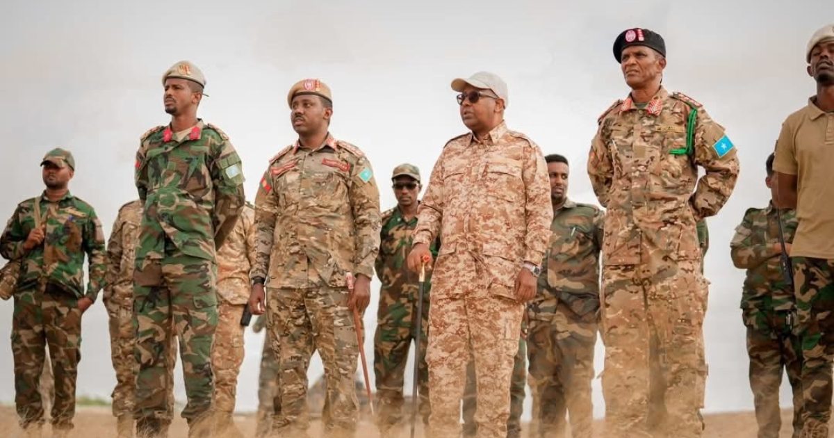 Wasiir Fiqi iyo Taliyaha Ciidanka XDS oo kormeer shaqo ku tagay degmada Ceeldheer
