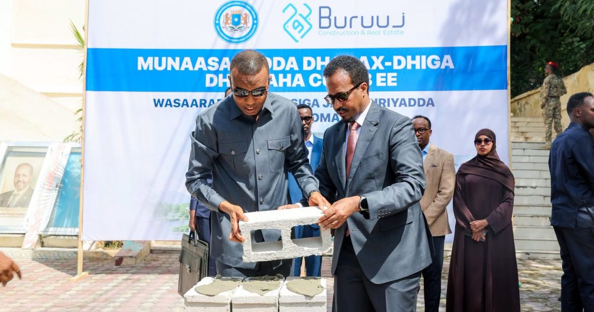 Ra’iisul Wasaare Xamse oo dhagax-dhigay Dib-u-dhiska Wasaaradda Ganacsiga iyo Warshadaha Soomaaliya