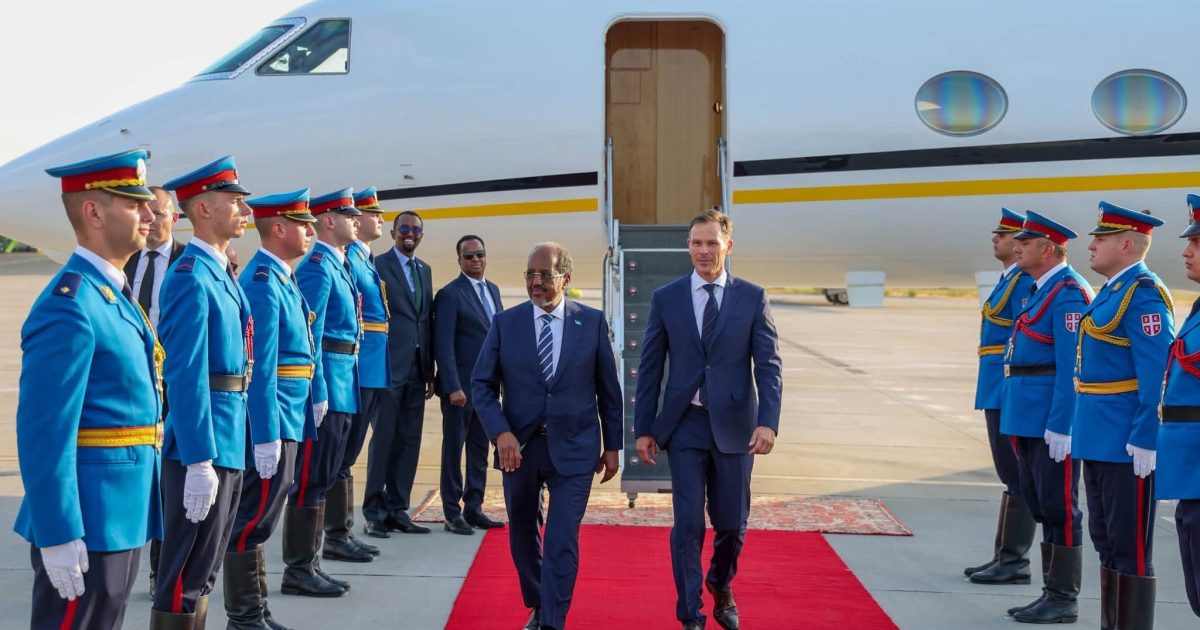 Madaxweynaha Jamhuuriyadda iyo Wafdi Uu Hoggaaminayo Oo Gaaray Dalka Serbia
