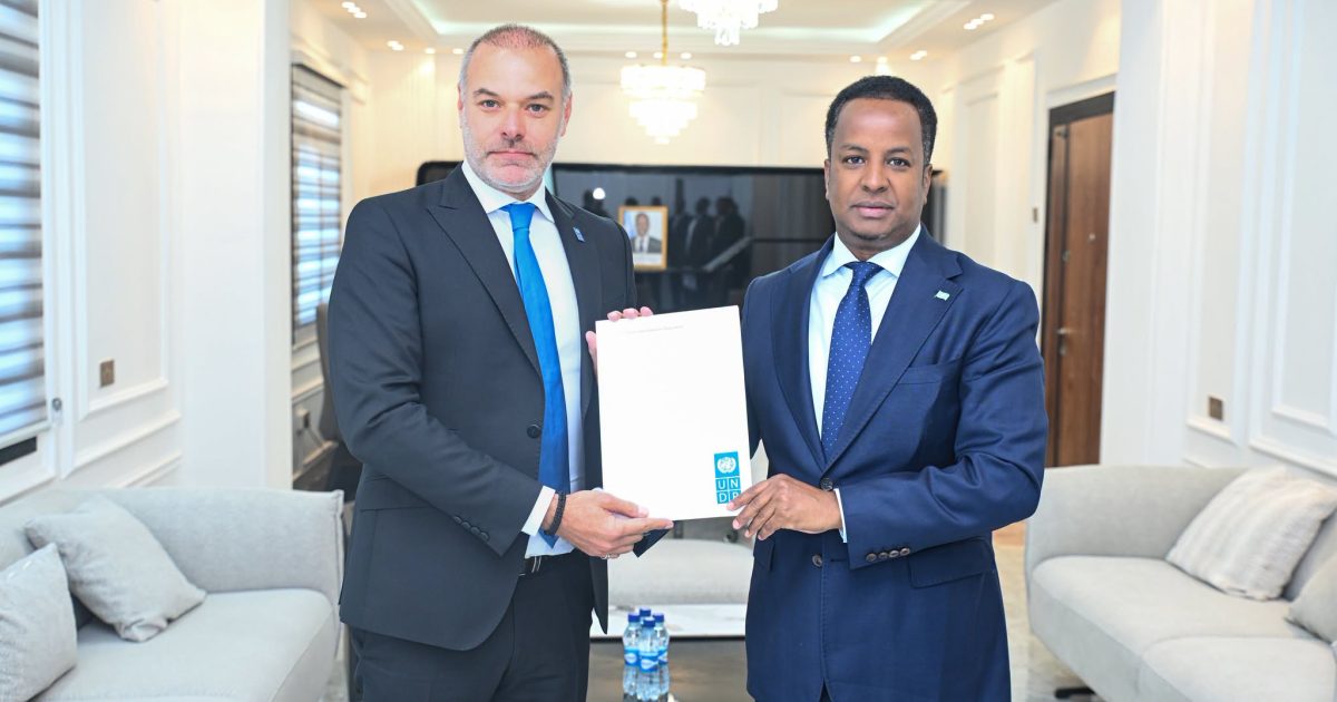 Soomaaliya iyo Hay’adda UNDP oo kala saxiixday Is-afgarad Iskaashi