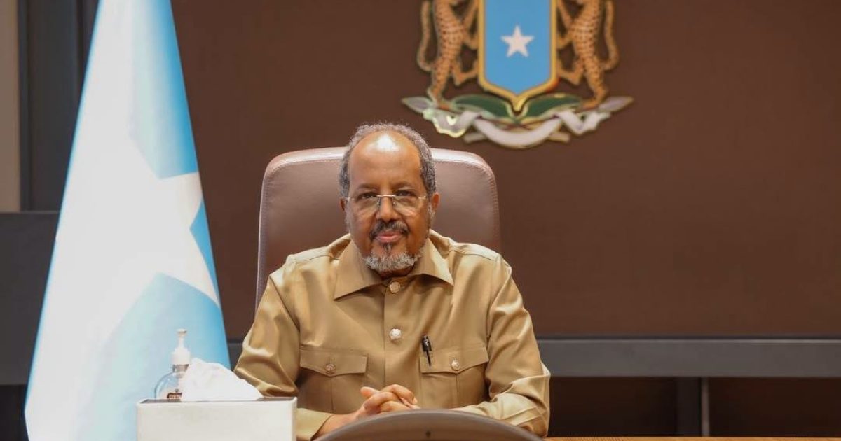 Madaxweyne Xasan Sheekh oo qaabilay Taliyaha Ciidanka Qalabka Sida ee Jabuuti