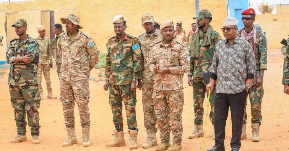 Wasiirka Gashaandhigga iyo Taliyaha Ciidanka XDS oo booqasho shaqo ku tegay xarunta Danab ee Gaalkacyo