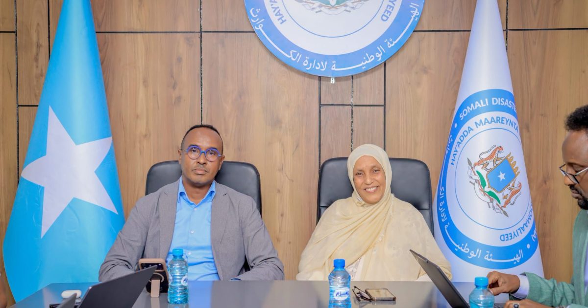 Guddoomiyaha SoDMA oo qaabilay Guddoomiyaha Guddiga Xuquuqul Insaanka Qaranka