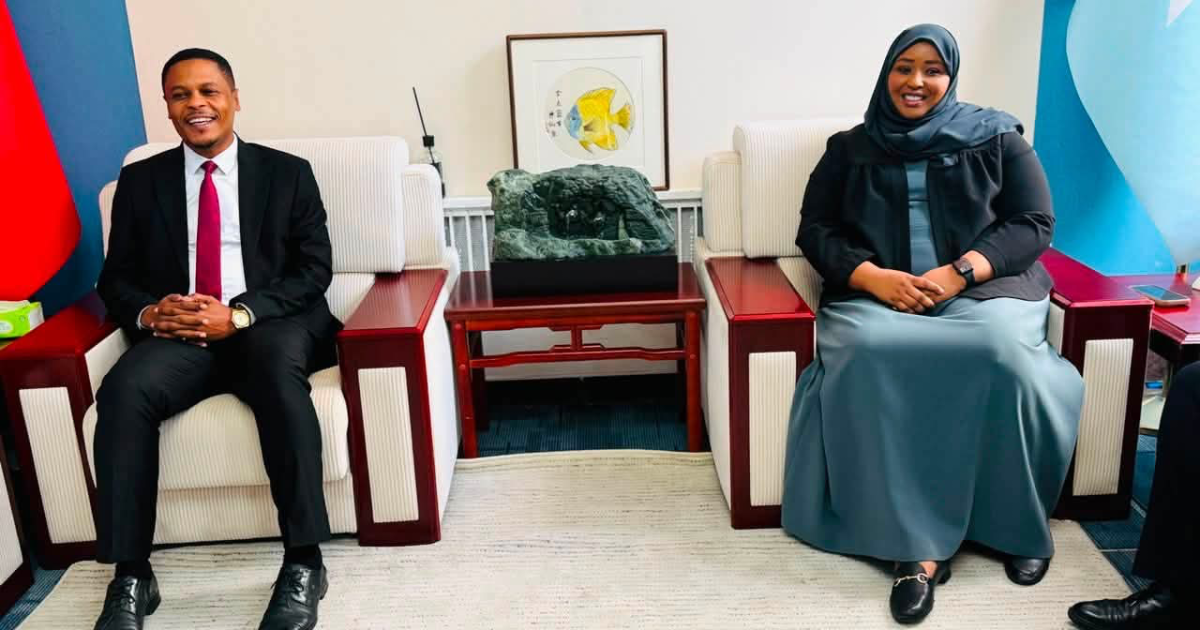 Wasiirka Warfaafinta XFS oo booqday xarunta Safaaradda Shiinaha ee Soomaaliya