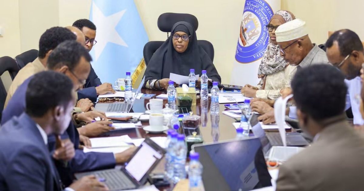 Guddiga Aqalka Sare oo Wasaaradda Deegaanka Su’aalo Ka Weydiiyay Dhisidda Hay’adda Saadaasha Hawada