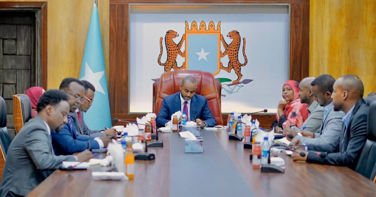 Guddoomiyaha Golaha Shacabka BJFS oo la kulmay Guddiga Madaxa Bannaan ee Xuquuqul Insaanka Qaranka
