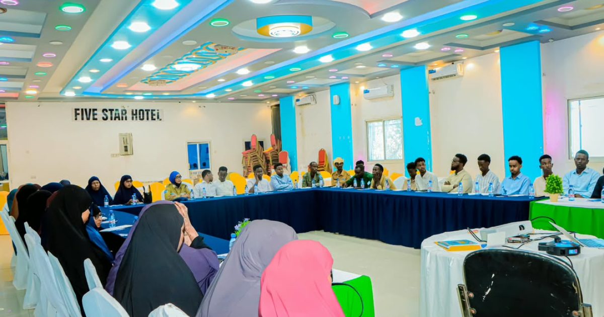 Wasaaradda Amniga Galmudug oo daahfurtay tababar lagu kobcinayo aqoonta iyo wada-shaqaynta guddiyada