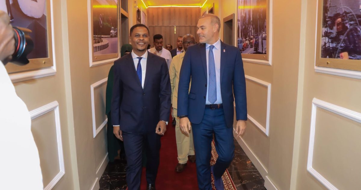 Wasiirka Warfaafinta oo qaabilay Wakiilka UNDP ee Soomaaliya