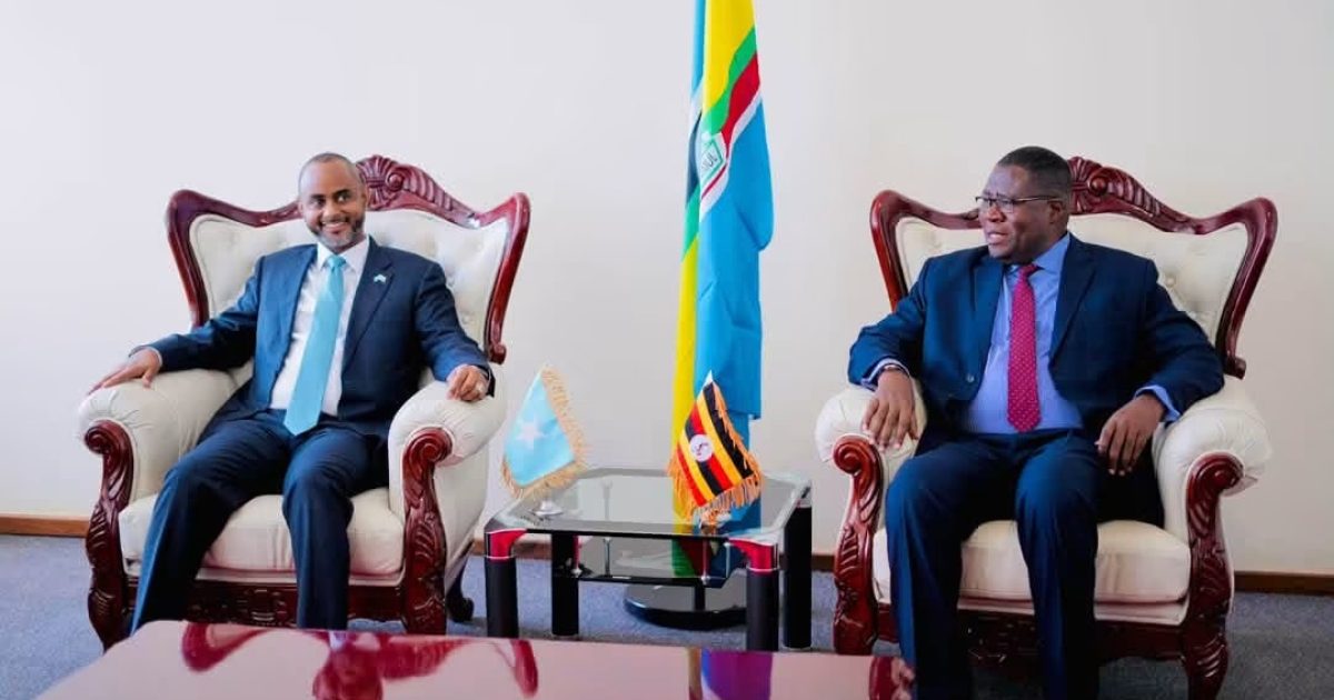 Guddoomiyaha Golaha Shacabka oo kulan la qaatay dhiggiisa dalka Uganda